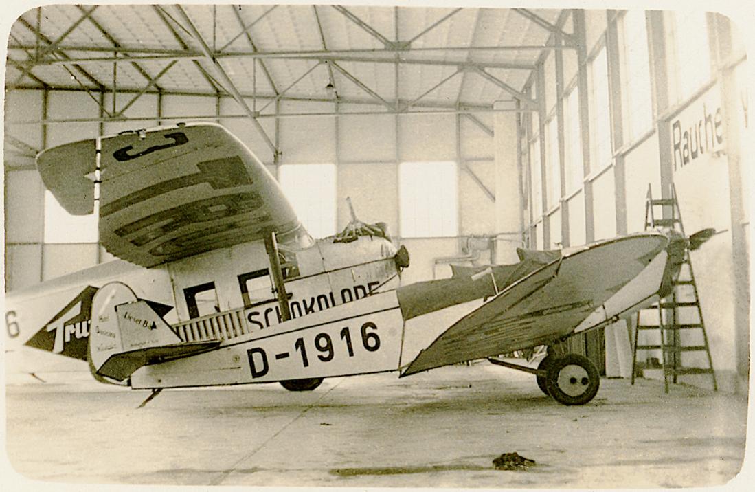 Naam: Foto 516. D-1916. Klemm L 26 II a:v.a. September 1930 L 26 V a, daarachter een Focke-Wulf A.28 H.jpg
Bekeken: 227
Grootte: 116,0 KB