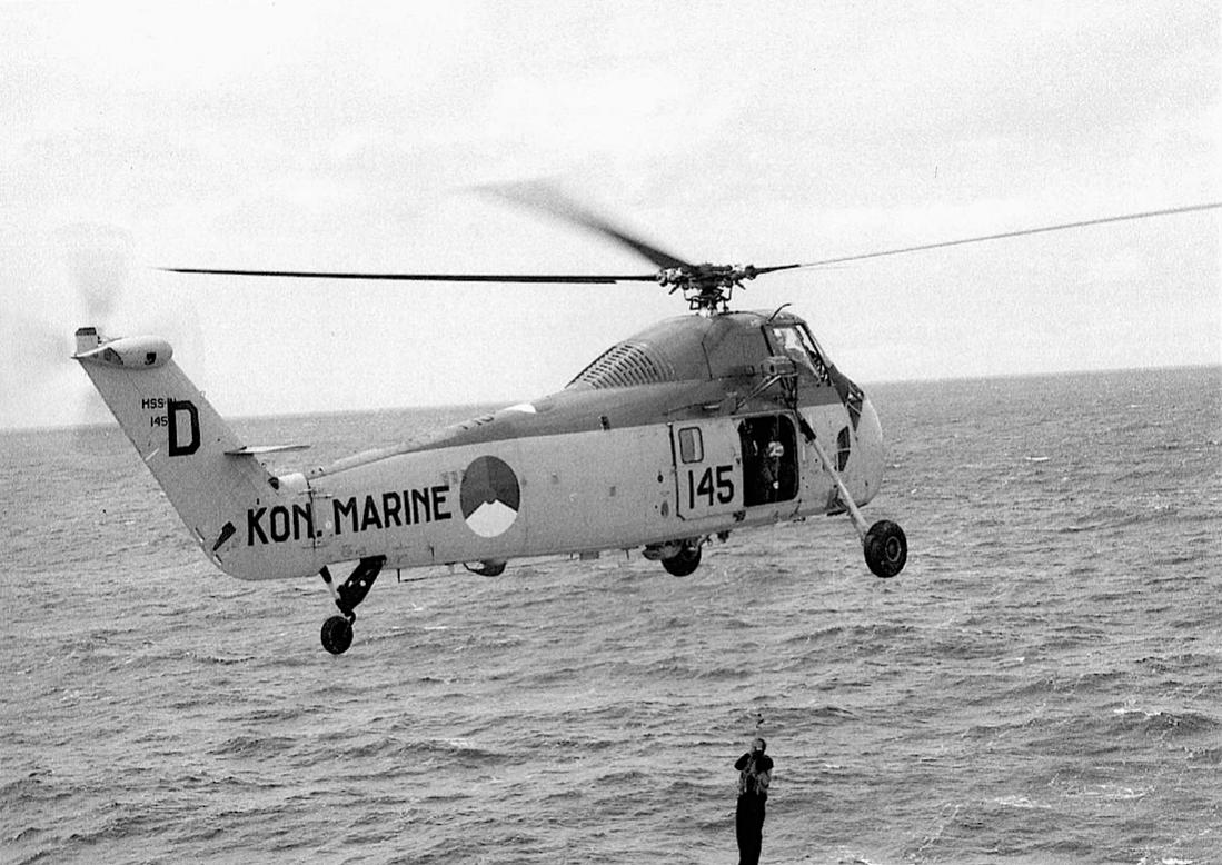 Naam: #435. 145 (eerder H-9). Sikorsky HSS-1N (SH-34J, UH-34J). Eindigde zijn bestaan in zee (Gibralta.jpg
Bekeken: 396
Grootte: 141,3 KB
