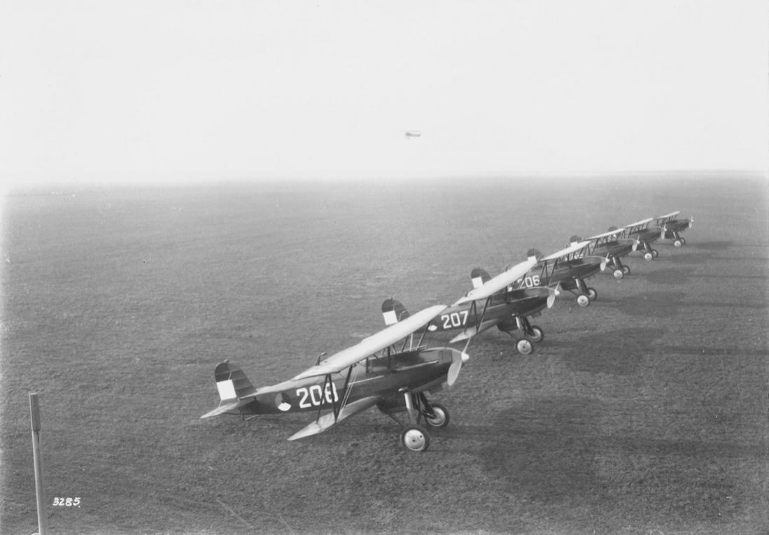 Naam: Foto 164. 208, 207, 206, etc. Fokker D.XVII. 1100 breed.jpg
Bekeken: 359
Grootte: 78,4 KB