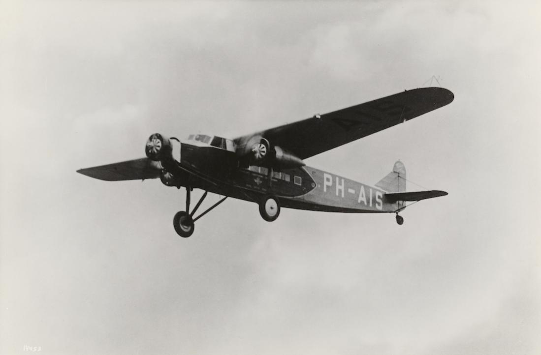 Naam: Foto 418. PH-AIS 'Snip'. Fokker F.XVIII. 1100 breed.jpg
Bekeken: 175
Grootte: 34,4 KB