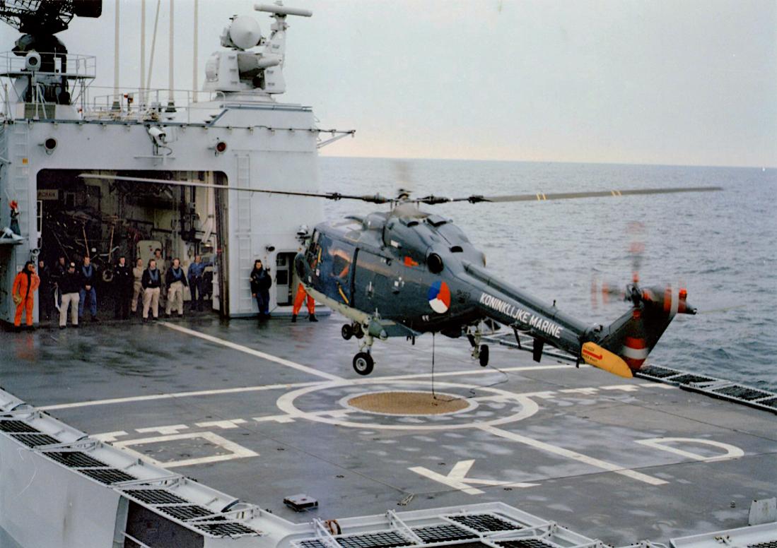 Naam: #437. Westland Lynx SH-14D. 1100 breed.jpg
Bekeken: 282
Grootte: 112,9 KB