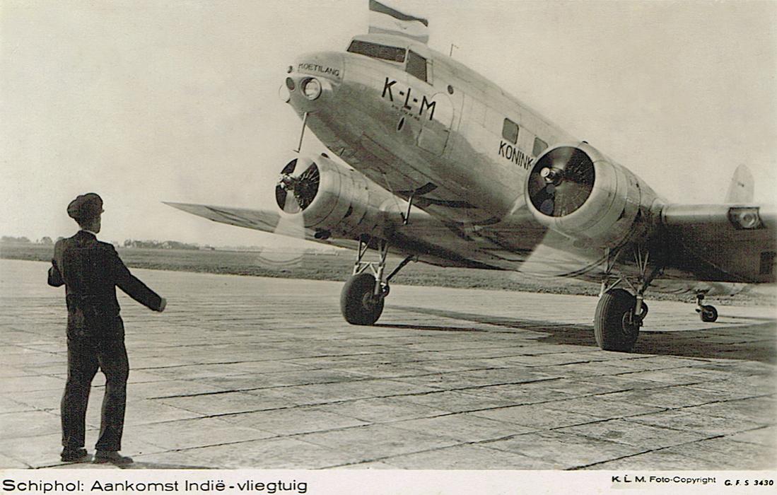 Naam: Kaart 904. PH-AKK 'Koetilang'. Douglas DC-2. 1100 breed.jpg
Bekeken: 207
Grootte: 115,2 KB