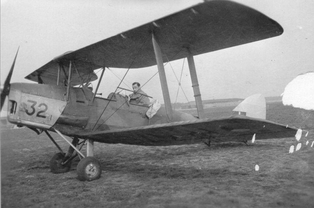 Naam: Tiger Moth 32 LSK.jpg
Bekeken: 171
Grootte: 140,0 KB