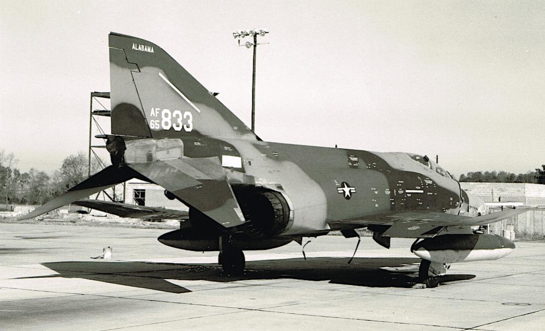 Naam: Foto 899. 65833 (= 65-0833. MSN 1264) McDonnell RF-4C-24-MC Phantom. 1100 breed.jpg
Bekeken: 134
Grootte: 95,7 KB