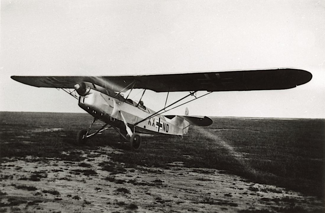 Naam: Foto 658. KX+ND. Albatros AL 101D (door Focke Wulf gebouwd) van LKS 1. 1100 breed.jpg
Bekeken: 152
Grootte: 97,8 KB