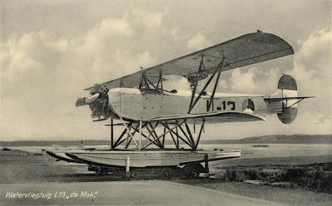 Naam: Kaart 916. Watervliegtuig L 13 'de Mok'. Fokker C-VIIw. Ontrasterde kaart. 1100 breed.jpg
Bekeken: 101
Grootte: 106,5 KB